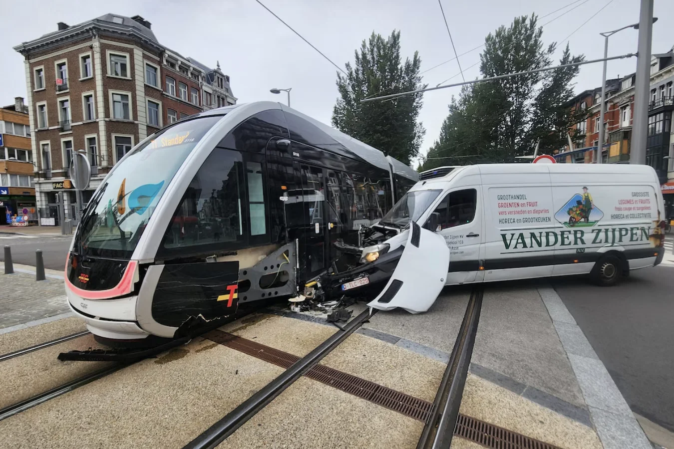 Liège : nouvel accrochage avec le tram au boulevard de la Sauvenière, centre-ville paralysé
