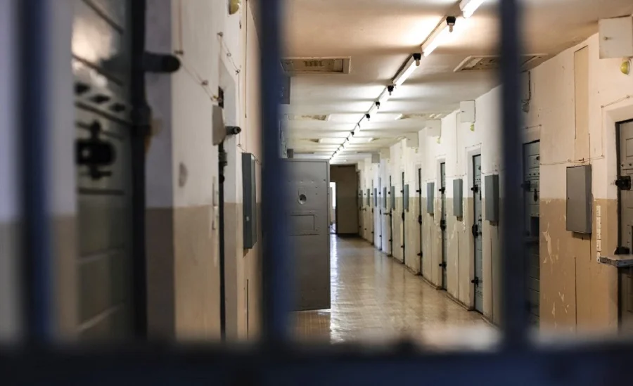 Surpopulation carcérale : quand la promiscuité affame — des prisons incapables de nourrir correctement