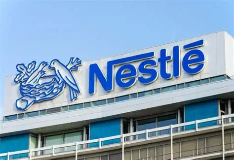 Nestlé supprime 16 000 emplois dans le monde : un vaste plan de restructuration pour relancer sa rentabilité