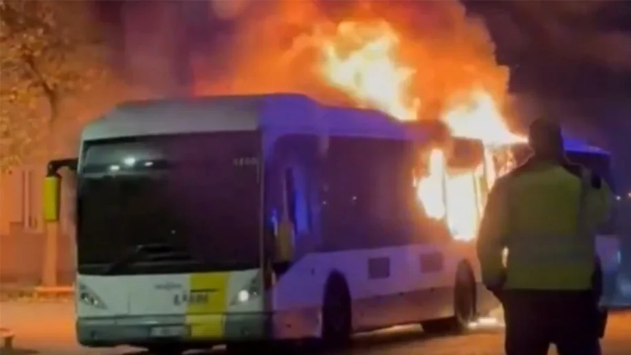 Frayeur à Bruges : un bus de supporters du FC Barcelone prend feu avant le match