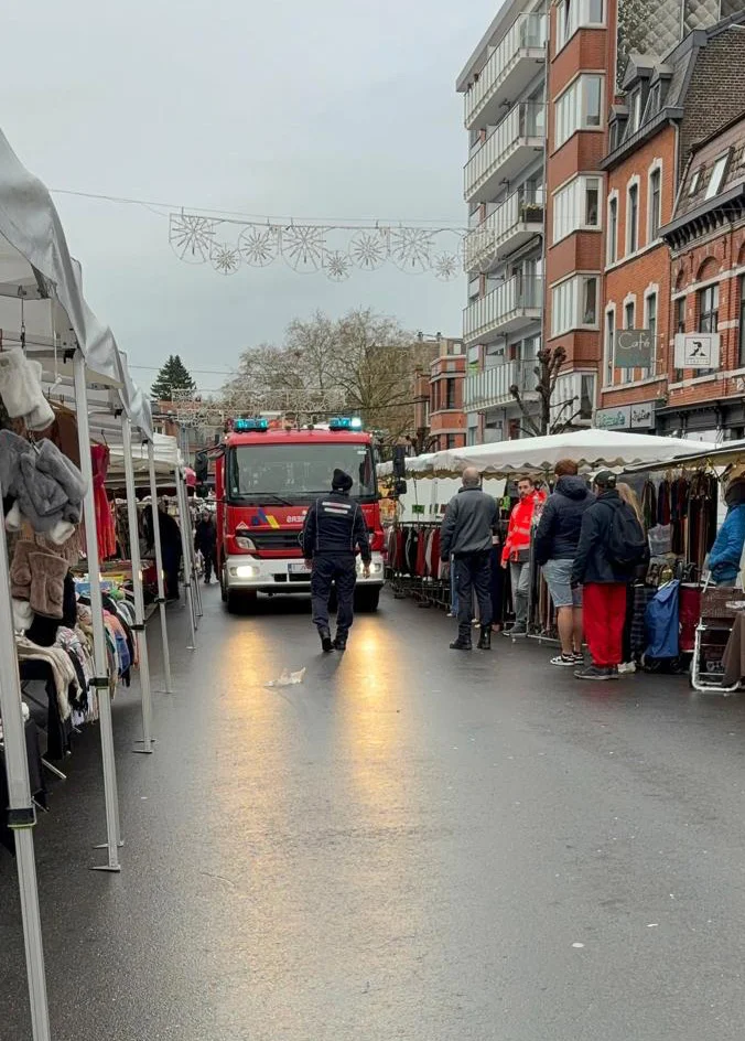 Waremme : un test grandeur nature pour garantir l’accès des secours au marché hebdomadaire