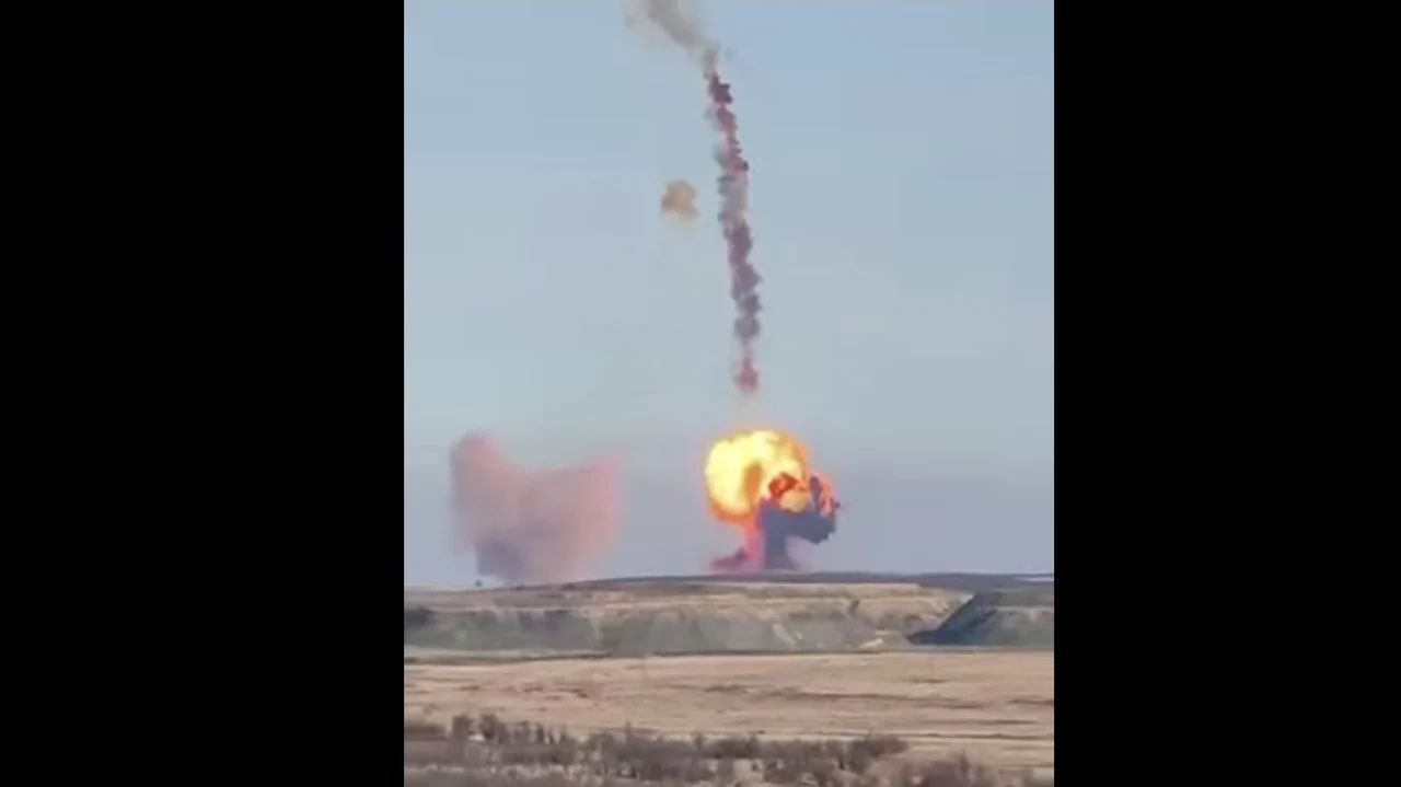 Russie : un missile doté d’une ogive hypersonique s’écrase près d’Orenbourg, une explosion filmée par les habitants