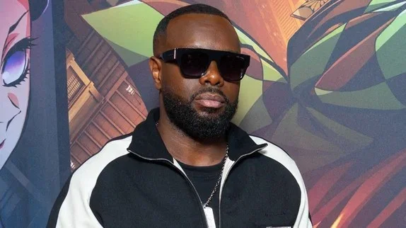 Gims termine l’année en douceur avec son nouveau single « Bonbon »