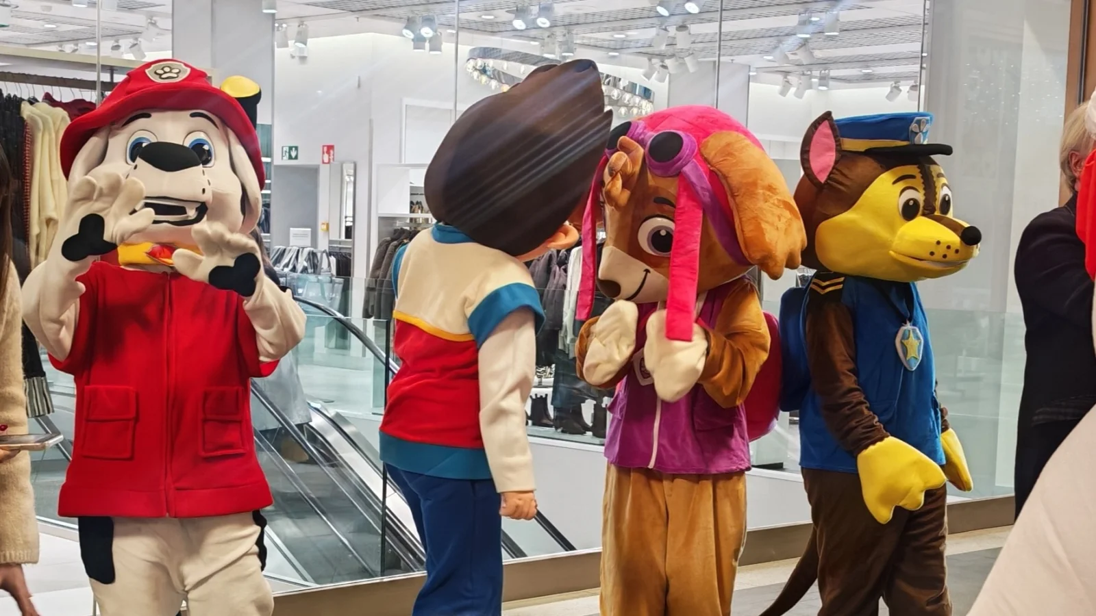 La Pat’ Patrouille met l’ambiance à Rive Gauche pour un dimanche festif