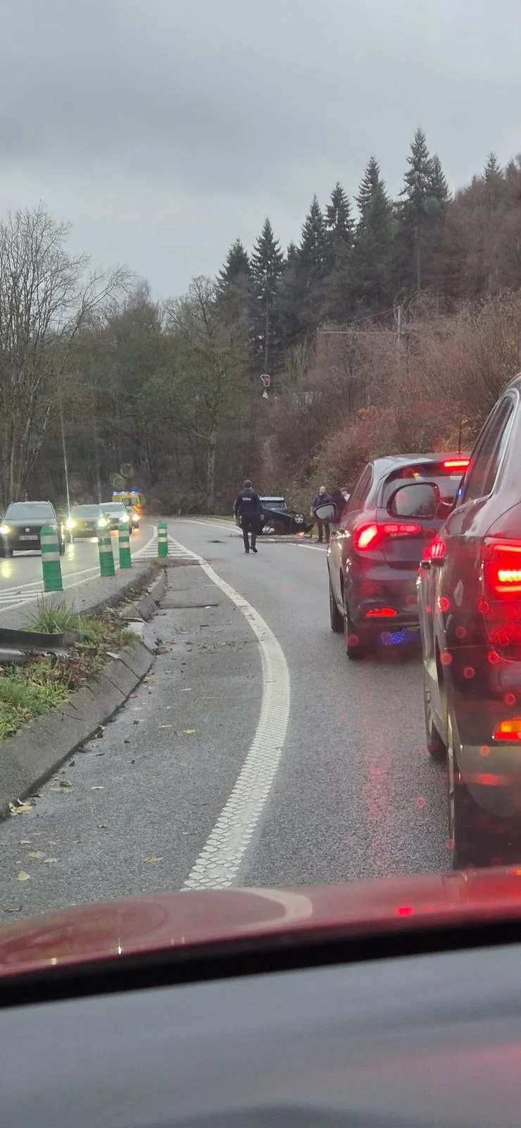 Accident à Saint-Servais : une voiture retrouvée sur le toit sur la route de Gembloux