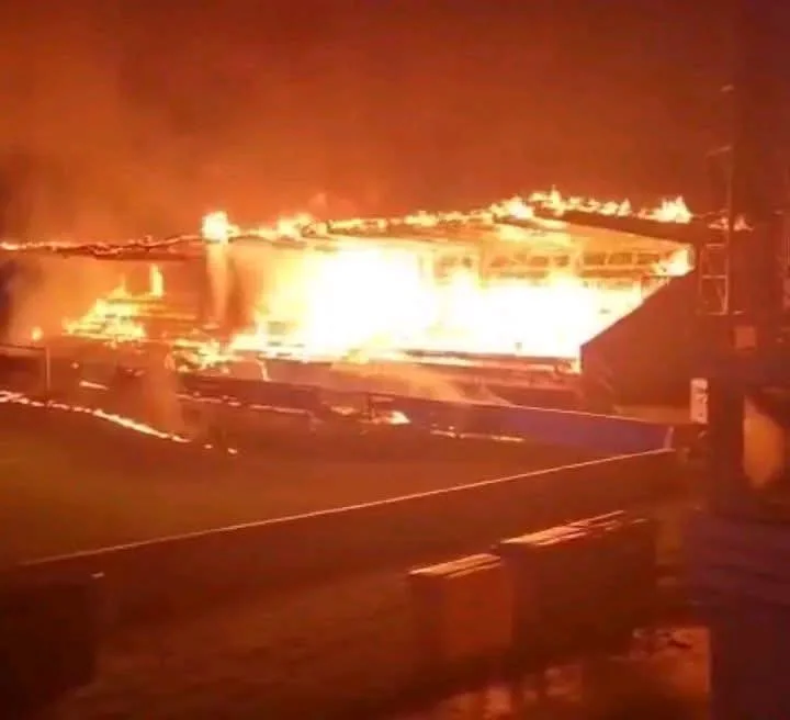 (PHOTOS+VIDEO) Finlande : des supporters mineurs incendient partiellement le stade du FC Haka après la relégation