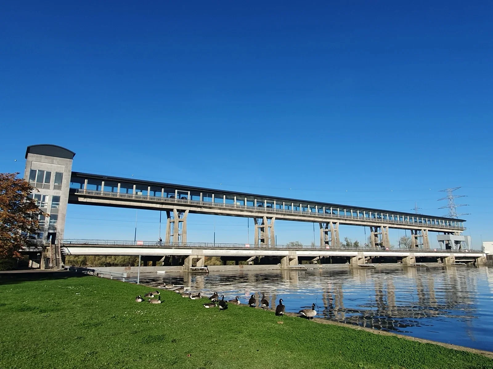 Intervention des secours à Visé après la découverte d’un corps dans la Meuse