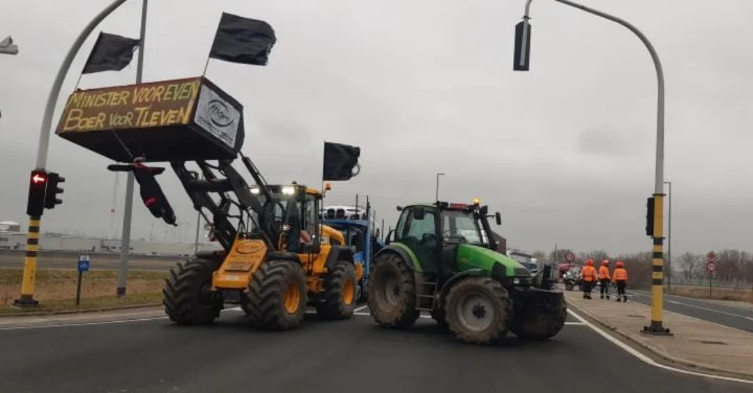 Blocage à Bruges : les agriculteurs manifestent contre l’accord Mercosur, trafic paralysé autour de Blauwe Toren