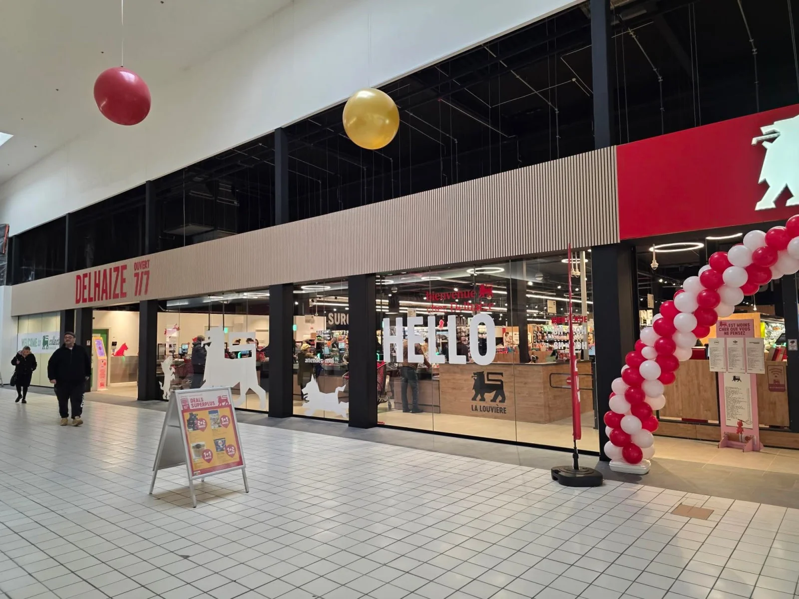 (PHOTOS) Delhaize accélère : nouvelles ouvertures à La Louvière et en Wallonie