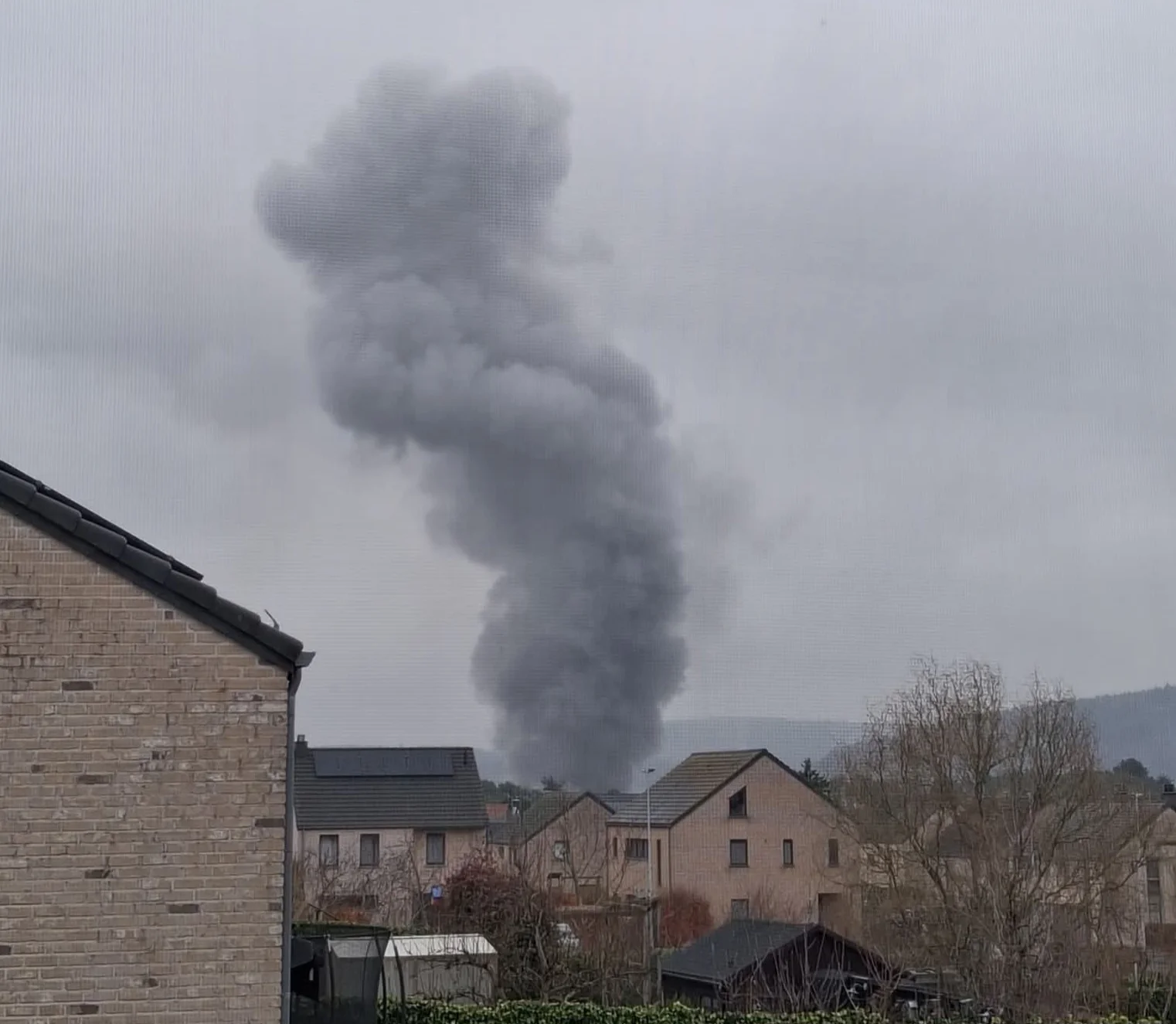 Important incendie à Andenne : un atelier de peinture ravagé par les flammes