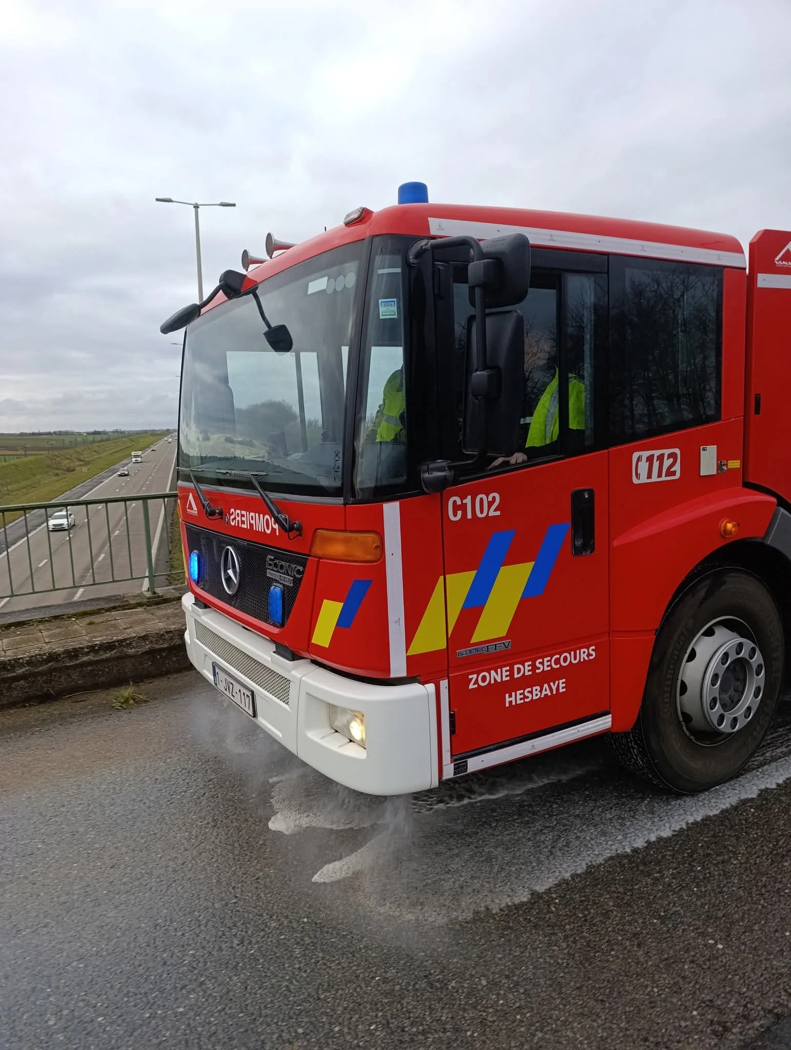 (PHOTOS) Fuite d’hydrocarbures : chaussée glissante entre Bergilers et Hodeige