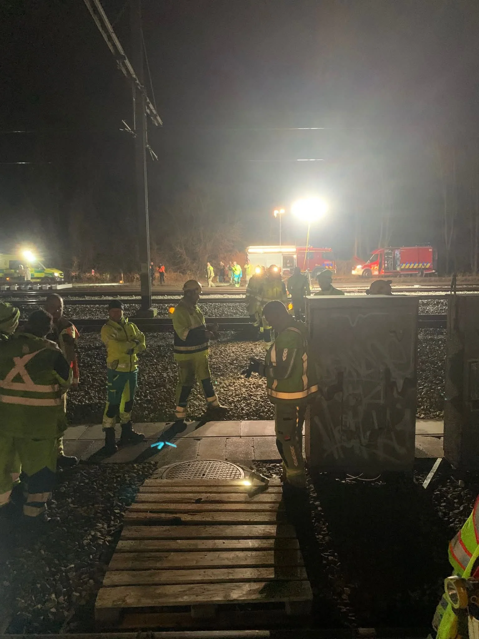 (PHOTOS) Hal : 360 passagers évacués de trains à Buizingen
