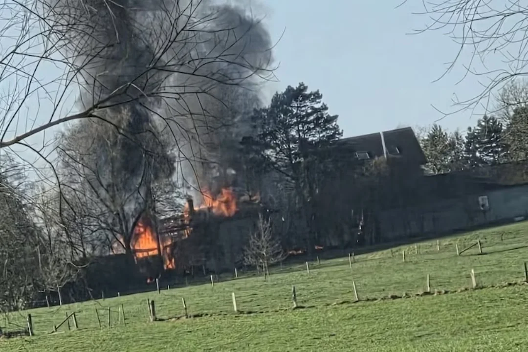 Important incendie à Welkenraedt : impressionnante colonne de fumée et lourds dégâts matériels